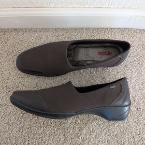 ECCO Women's Dark Brown Slip-On Loafers